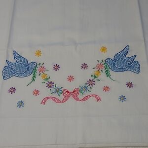 Vintage hand embroidered  32x20" pillowcases set of 2